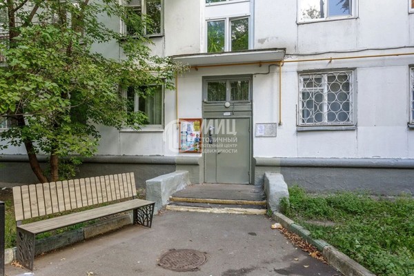 Продам двухкомнатную (2-комн.) квартиру, Затонная ул, 5к5, Москва г