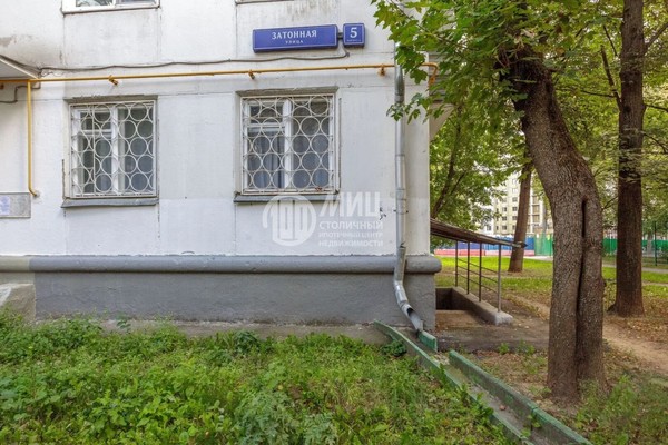 Продам двухкомнатную (2-комн.) квартиру, Затонная ул, 5к5, Москва г