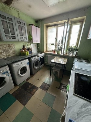 Сдам комнату в 6-комн. квартире, Заводской пр-кт, 36, Колпино г