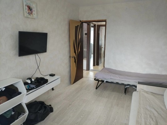 Продам двухкомнатную (2-комн.) квартиру, Героев Алексинцев ул, 6, Алексин г