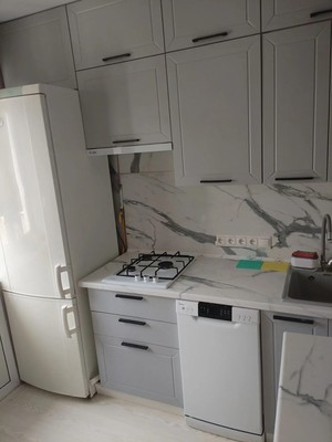 Продам двухкомнатную (2-комн.) квартиру, Героев Алексинцев ул, 6, Алексин г