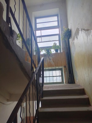 Продам двухкомнатную (2-комн.) квартиру, Героев Алексинцев ул, 6, Алексин г