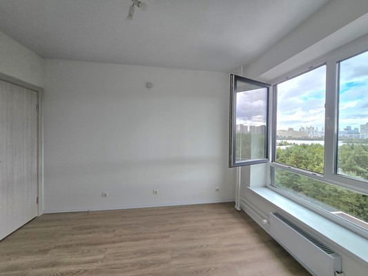 Продам двухкомнатную (2-комн.) квартиру, 100 кв-л, 1к3, Москва г