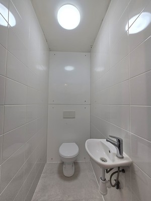 Продам двухкомнатную (2-комн.) квартиру, 100 кв-л, 1к3, Москва г