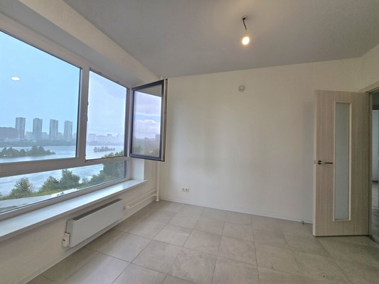 Продам двухкомнатную (2-комн.) квартиру, 100 кв-л, 1к3, Москва г
