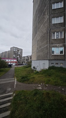 Продам трехкомнатную (3-комн.) квартиру, Вице-адмирала Падорина ул, 17, Североморск г