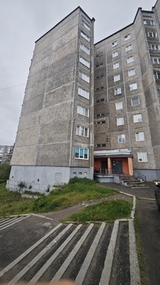 Продам трехкомнатную (3-комн.) квартиру, Вице-адмирала Падорина ул, 17, Североморск г