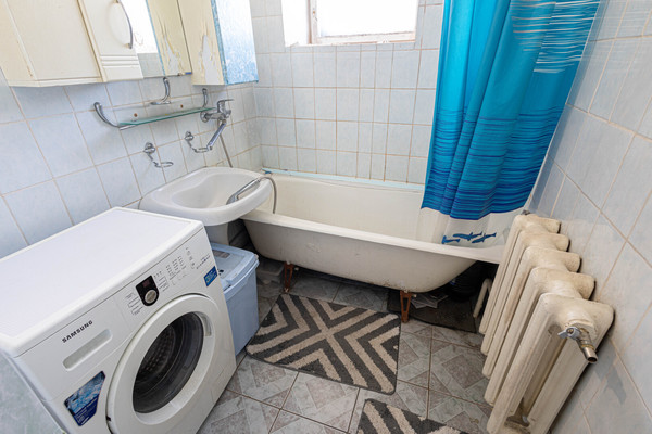 Продам трехкомнатную (3-комн.) квартиру, Сирина ул, 53, Ханты-Мансийск г