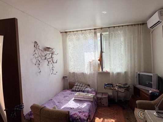 Продам двухкомнатную (2-комн.) квартиру, Центральная ул, 6, Полтавка с