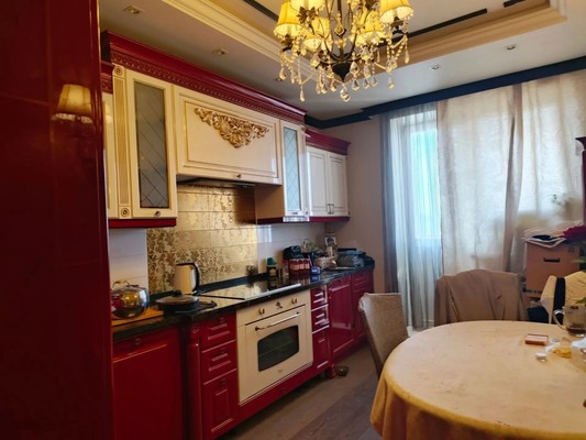 Продам многокомнатную квартиру, Изюмская ул, 47к5, Москва г
