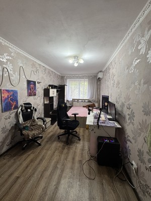 Продам двухкомнатную (2-комн.) квартиру, Киевская ул, 140, Симферополь г