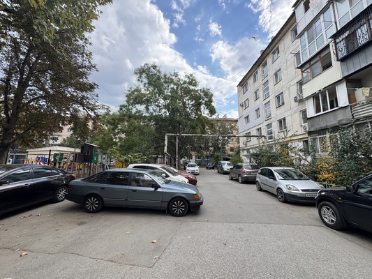 Продам двухкомнатную (2-комн.) квартиру, Киевская ул, 140, Симферополь г