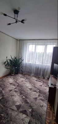Продам трехкомнатную (3-комн.) квартиру, Пахотная ул, 3, Симферополь г