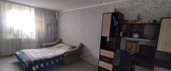 Продам трехкомнатную (3-комн.) квартиру, Пахотная ул, 3, Симферополь г