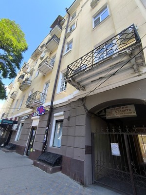 Продам комнату в 9-комн. квартире, Пушкинская ул, 48к41, Ростов-на-Дону г