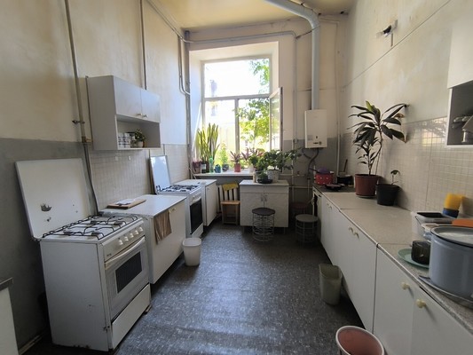 Продам комнату в 9-комн. квартире, Пушкинская ул, 48к41, Ростов-на-Дону г