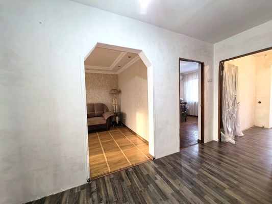 Продам трехкомнатную (3-комн.) квартиру, Тарчокова А.Б. ул, 85, Нарткала г