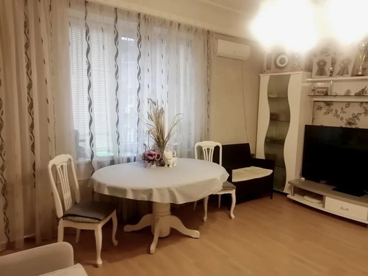 Продам трехкомнатную (3-комн.) квартиру, Клубная ул, 13, Ростов-на-Дону г