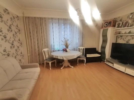 Продам трехкомнатную (3-комн.) квартиру, Клубная ул, 13, Ростов-на-Дону г