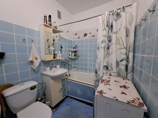 Продам однокомнатную (1-комн.) квартиру, Строителей пр-кт, 8в, Волгодонск г