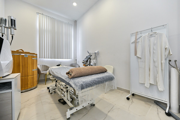 Продам салон красоты 105 м2, Остафьевское ш, 14к4, Щербинка г