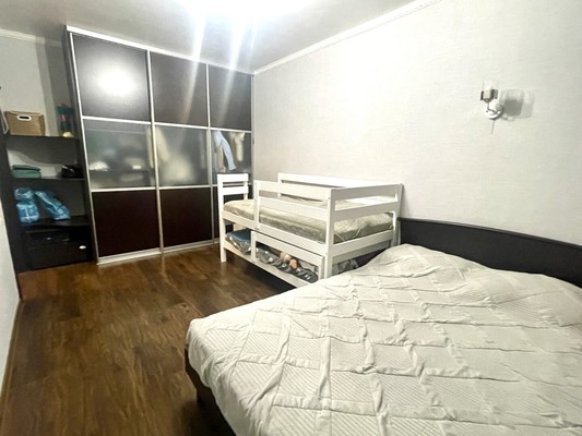 Продам двухкомнатную (2-комн.) квартиру, Зорге ул, 27/4, Ростов-на-Дону г