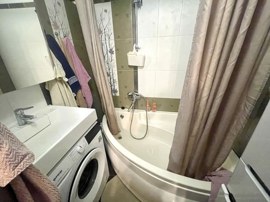 Продам двухкомнатную (2-комн.) квартиру, Зорге ул, 27/4, Ростов-на-Дону г