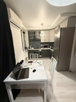 Продам двухкомнатную (2-комн.) квартиру, Есенинский б-р, 3, Москва г