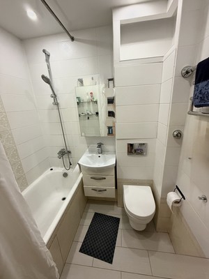 Продам двухкомнатную (2-комн.) квартиру, Есенинский б-р, 3, Москва г