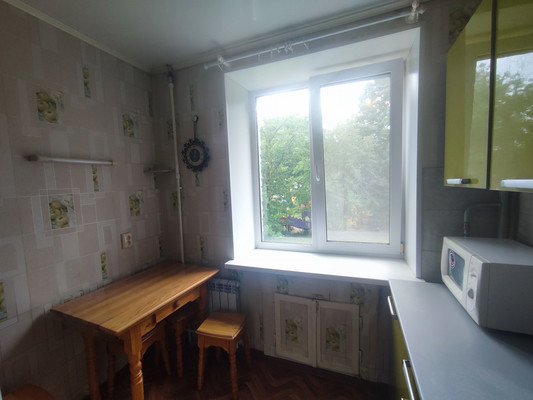 Сдам двухкомнатную (2-комн.) квартиру, Ломоносова ул, 12а, Волхов г