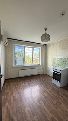 Продам трехкомнатную (3-комн.) квартиру, им. Героя Аверкиева А.А. ул, 14, Краснодар г