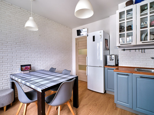 Продам двухкомнатную (2-комн.) квартиру, Комендантский пр-кт, 67, Санкт-Петербург г