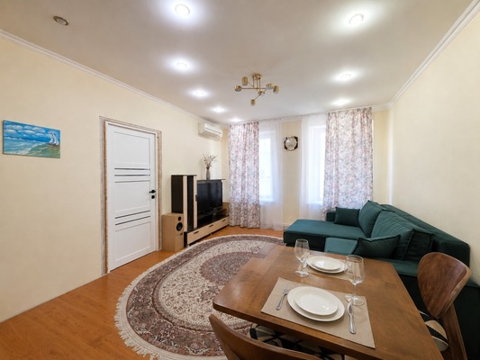 Продам трехкомнатную (3-комн.) квартиру, Обороны ул, 85, Ростов-на-Дону г