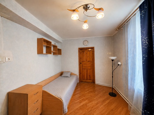 Продам трехкомнатную (3-комн.) квартиру, Обороны ул, 85, Ростов-на-Дону г