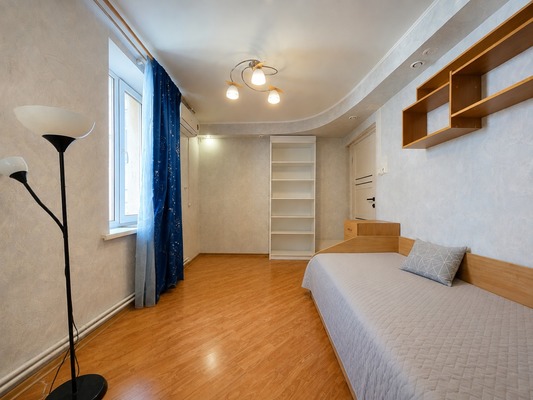 Продам трехкомнатную (3-комн.) квартиру, Обороны ул, 85, Ростов-на-Дону г