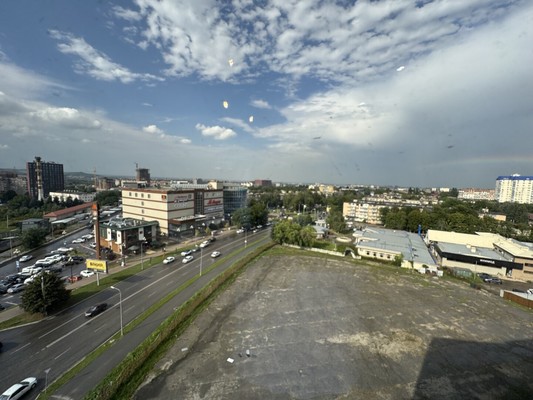 Продам двухкомнатную (2-комн.) квартиру, Тлостанова ул, 32, Нальчик г