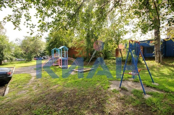 Продам 2-комн. в 6-комн. квартире, Высотная ул, 7, Красноярск г