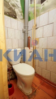 Продам 2-комн. в 6-комн. квартире, Высотная ул, 7, Красноярск г