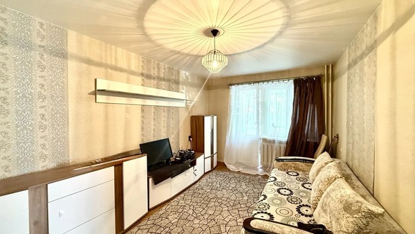 Продам двухкомнатную (2-комн.) квартиру, Крымских Партизан ул, 23, Симферополь г