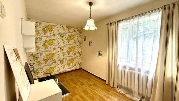 Продам двухкомнатную (2-комн.) квартиру, Крымских Партизан ул, 23, Симферополь г