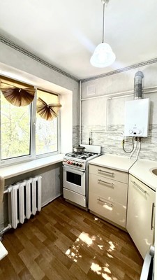 Продам двухкомнатную (2-комн.) квартиру, Крымских Партизан ул, 23, Симферополь г