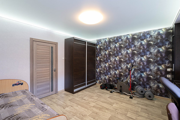 Продам трехкомнатную (3-комн.) квартиру, Сирина ул, 68кБ, Ханты-Мансийск г