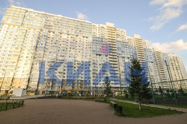 Продам трехкомнатную (3-комн.) квартиру, Лесников ул, 23, Красноярск г