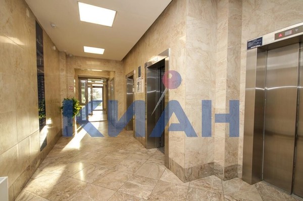 Продам трехкомнатную (3-комн.) квартиру, Лесников ул, 23, Красноярск г
