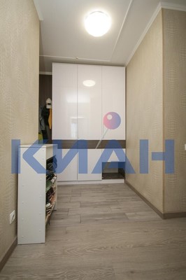 Продам трехкомнатную (3-комн.) квартиру, Лесников ул, 23, Красноярск г