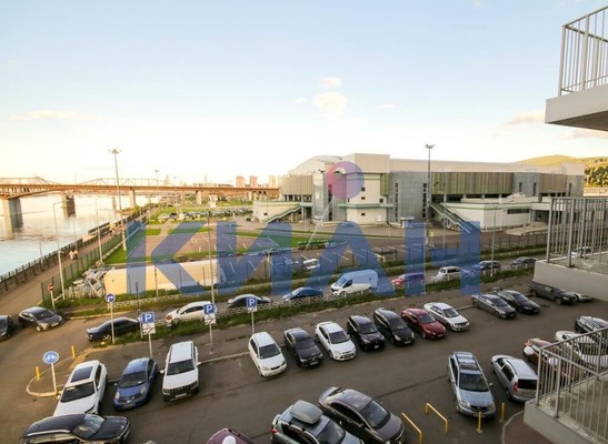 Продам трехкомнатную (3-комн.) квартиру, Лесников ул, 23, Красноярск г