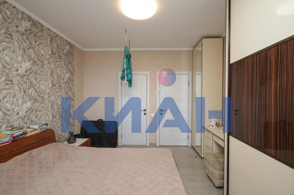 Продам трехкомнатную (3-комн.) квартиру, Лесников ул, 23, Красноярск г