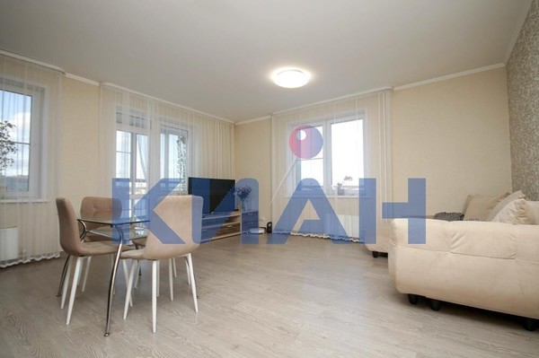 Продам трехкомнатную (3-комн.) квартиру, Лесников ул, 23, Красноярск г