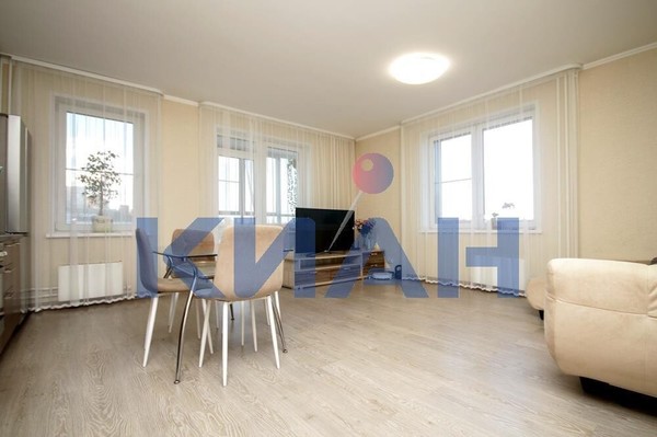 Продам трехкомнатную (3-комн.) квартиру, Лесников ул, 23, Красноярск г