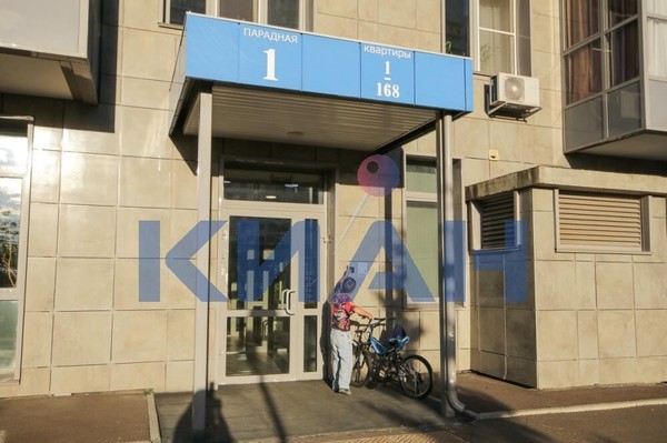 Продам трехкомнатную (3-комн.) квартиру, Лесников ул, 23, Красноярск г